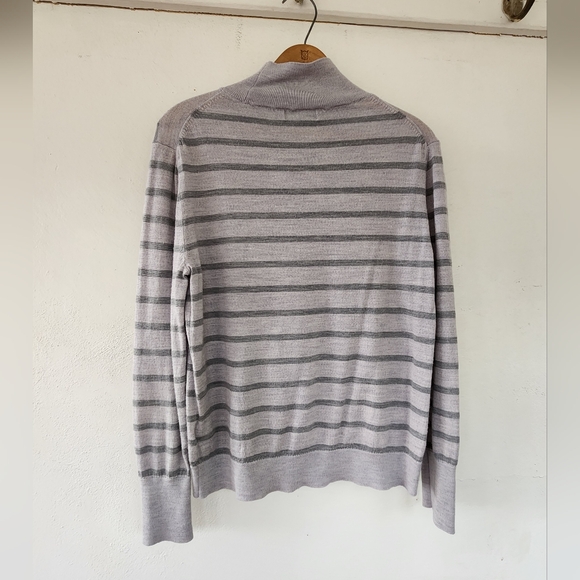 Banana Republic 100% Merino Wool Mock Neck Sweater Large - Picture 2 of 7